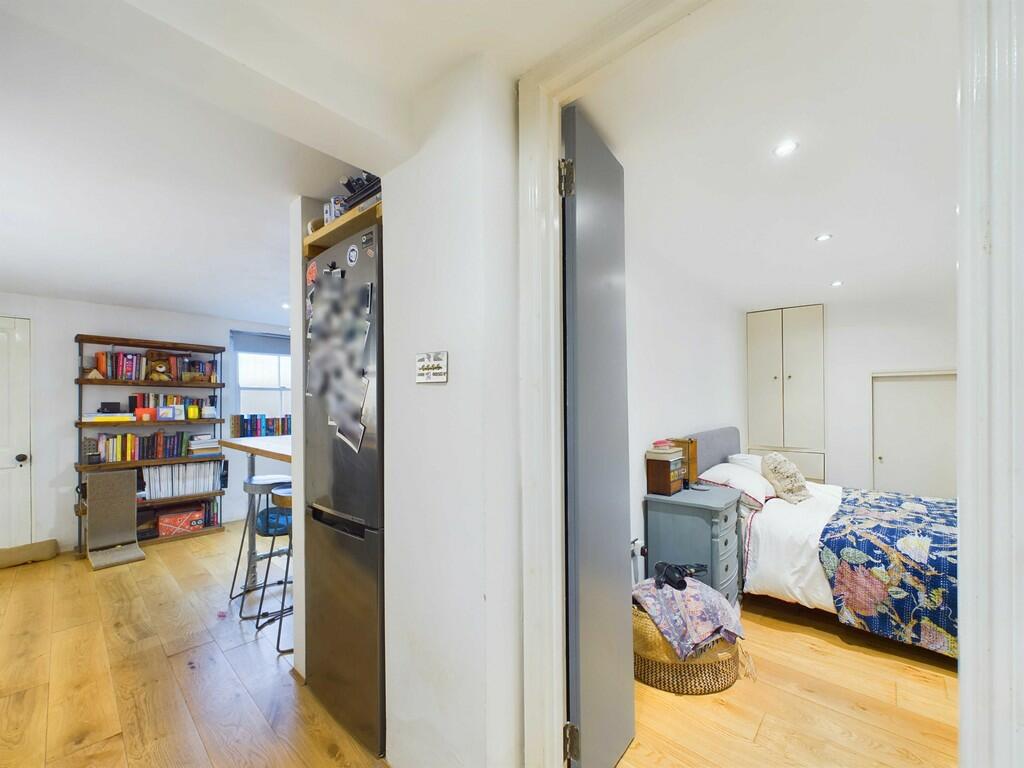 CAM03741G0-PR0040...