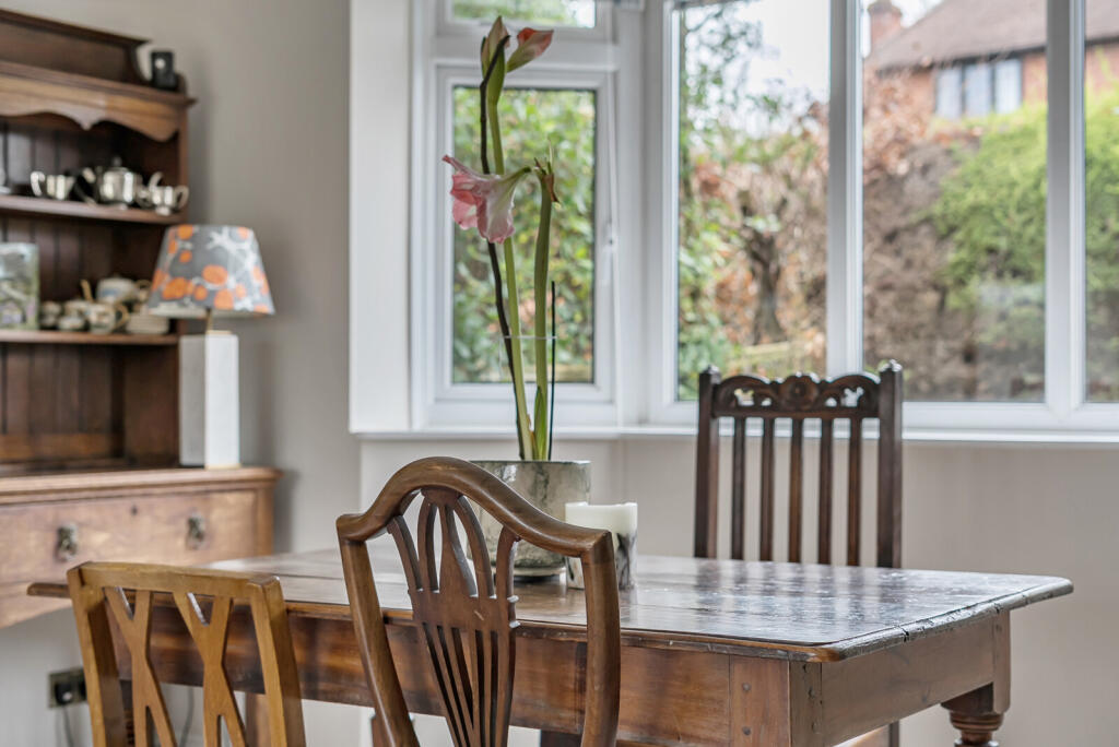 1388596-21-6942e9...