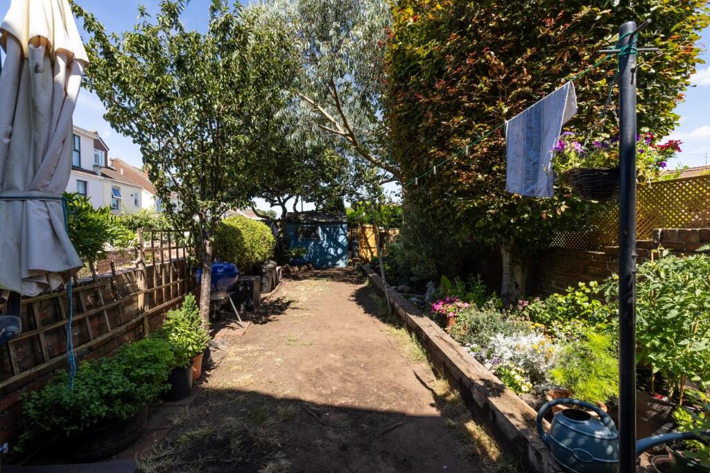 10 Kensington Park Road, BS4-27.jpg