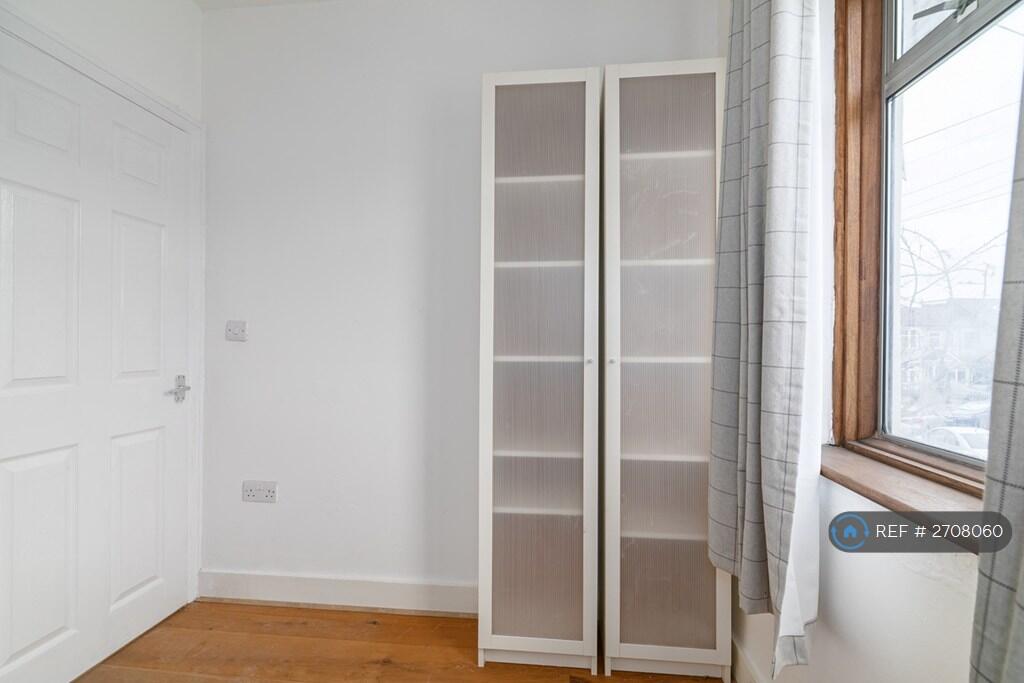 Bedroom2