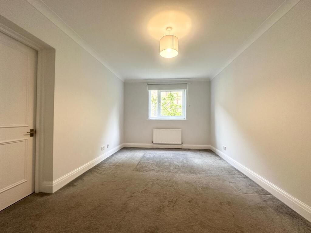 6. MAIN BEDROOM.jpeg