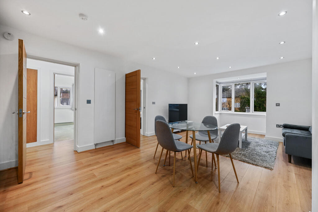 RCCS- flat 3 cloyster wood- reception 1 (1)