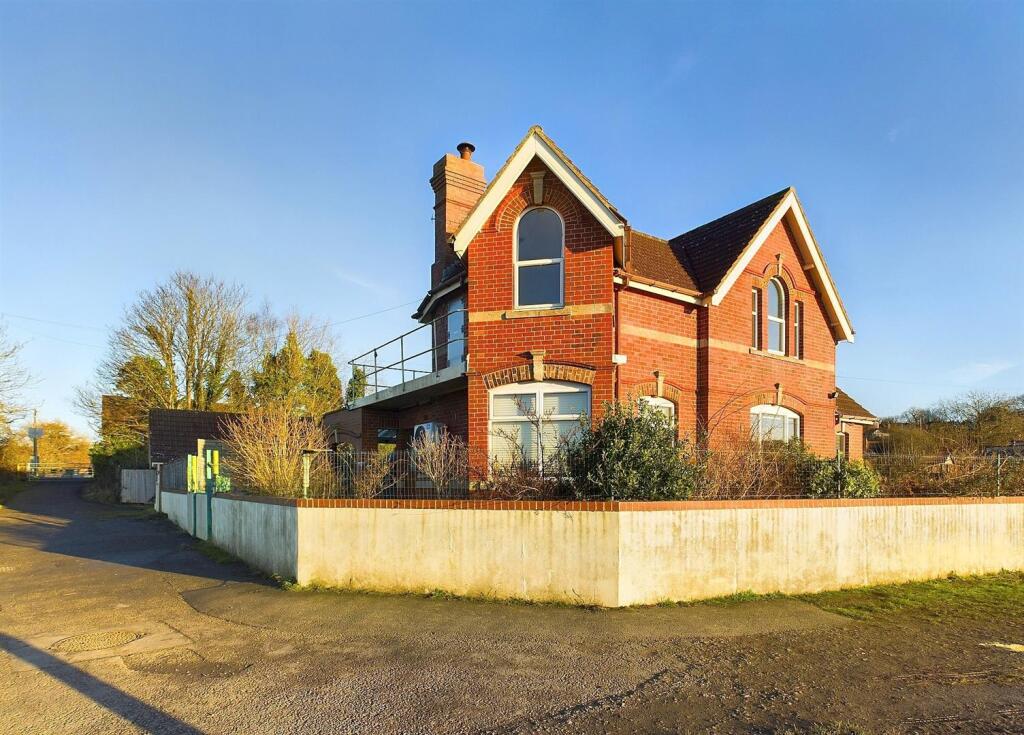 26 - Detached House for Auction, Sea Mills.jpg