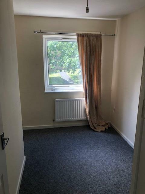 Small bedroom.jpg