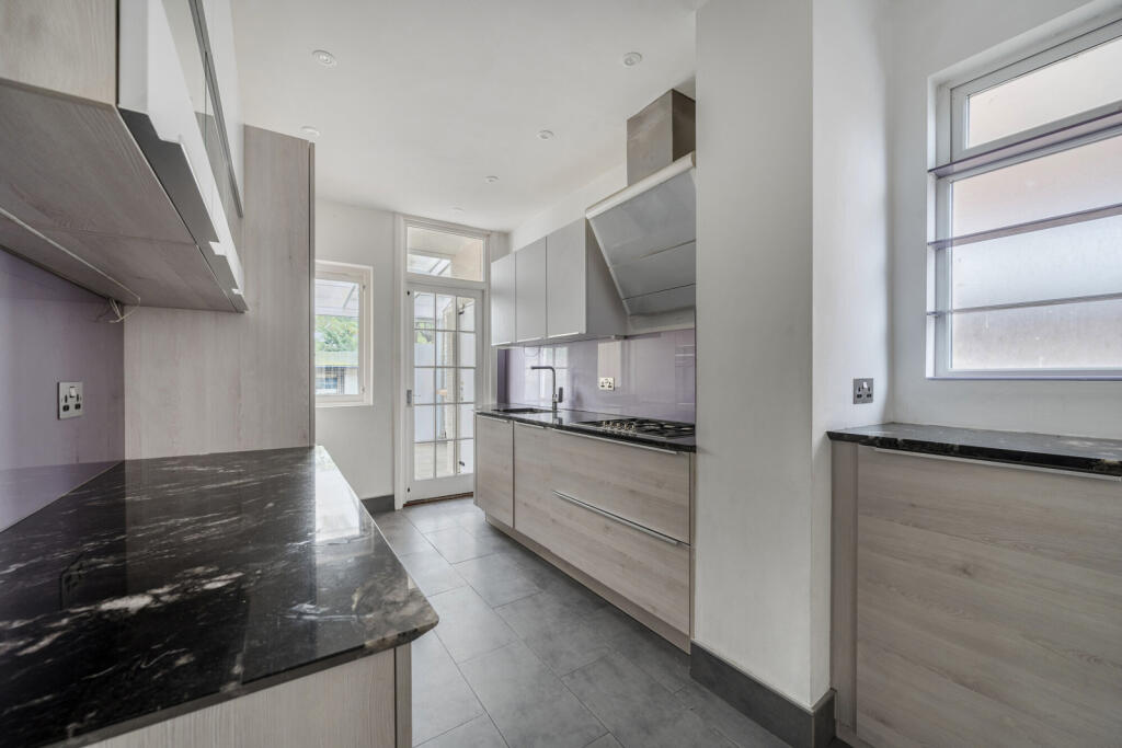 1357005-12-68cbaf...