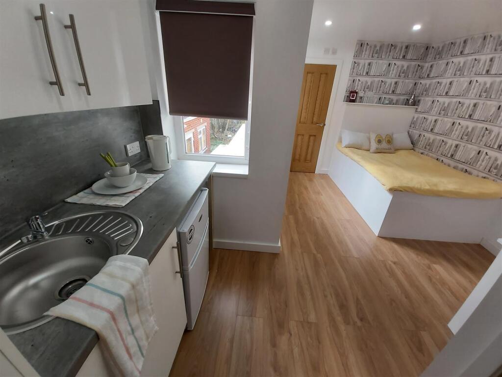 Living Area &amp; Food Prep