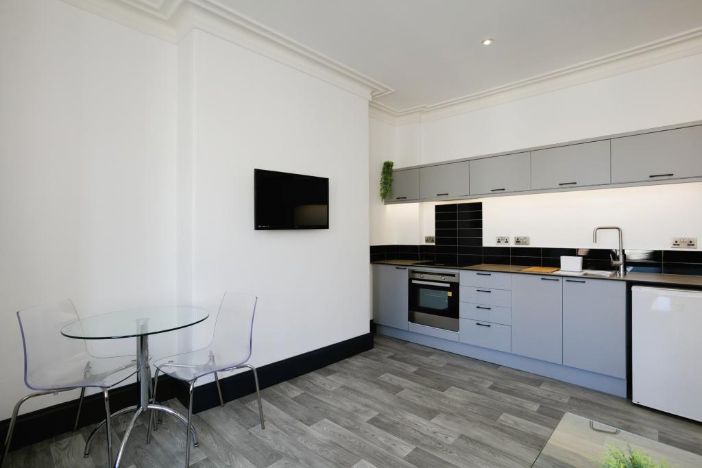 Lounge / Kitchen