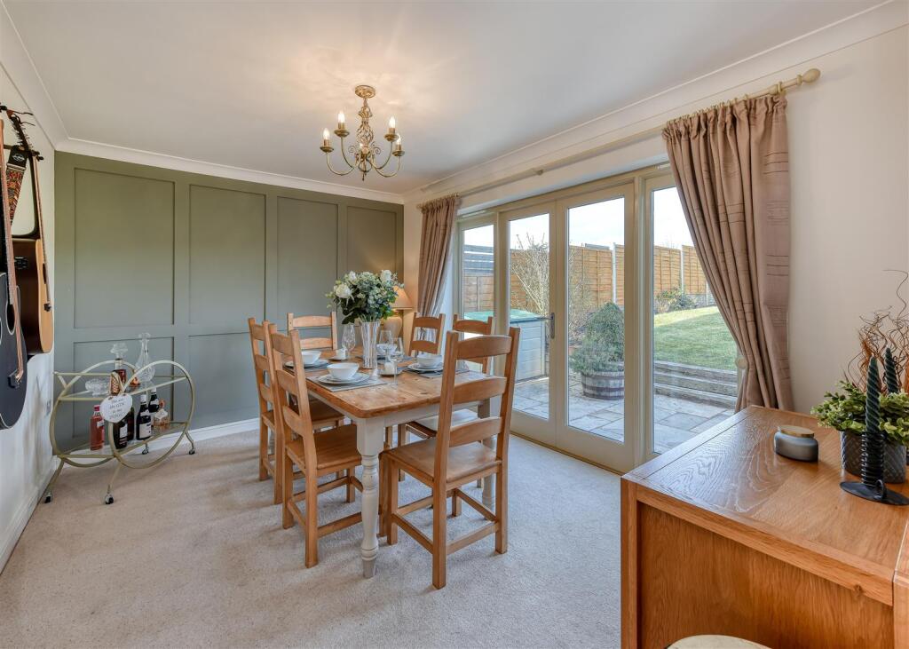 32 Post Office Road-dining.jpg