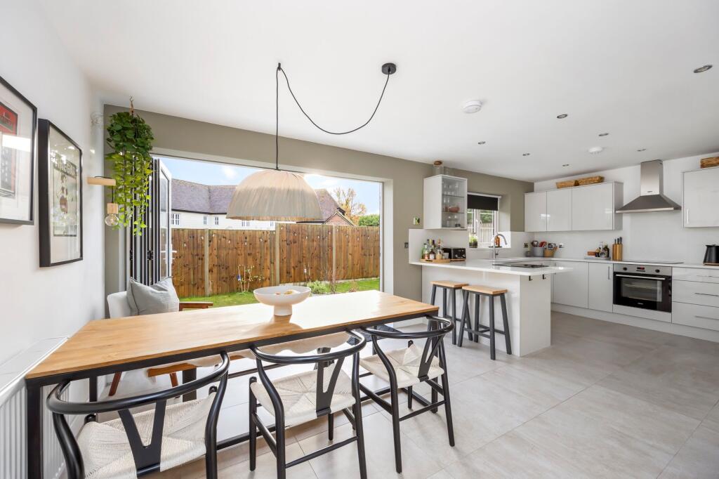 Kitchen/Dining
