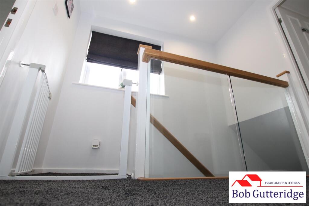 FIRST FLOOR LANDING