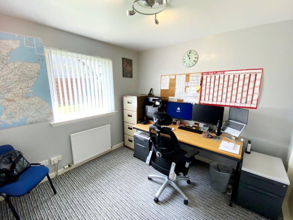 BEDROOM 4