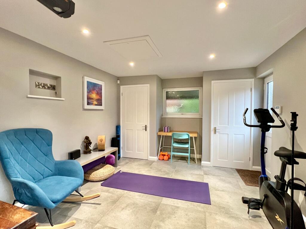 Garage/gym
