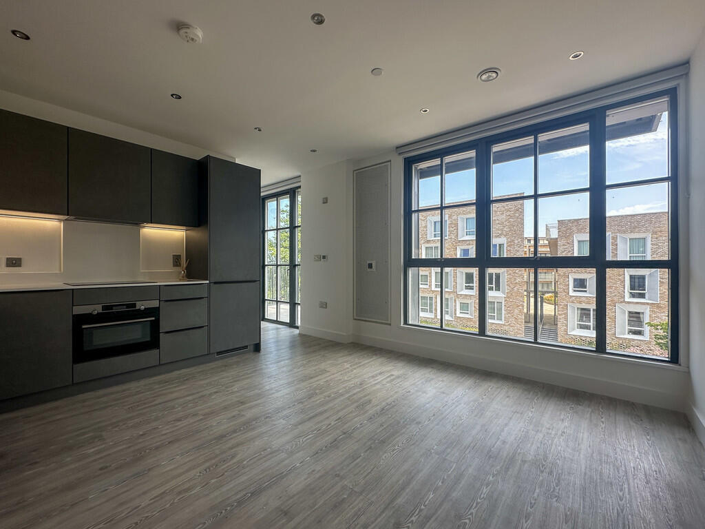 Kitchen/ Living