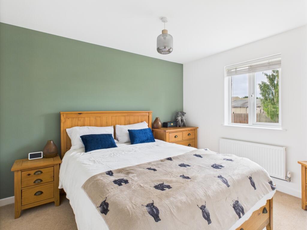 CAM03729G0-PR0097-STILL022