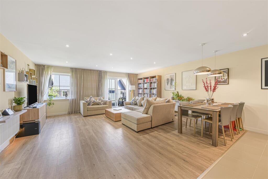 SITTING / DINING ROOM &amp; KITCHEN