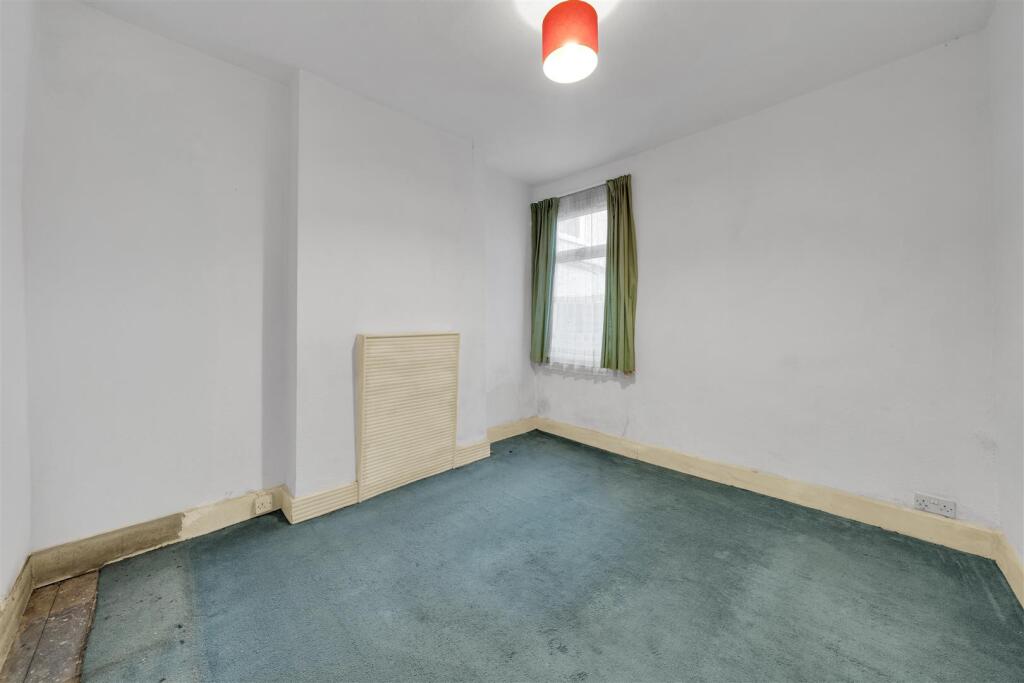 Bedroom1.jpg