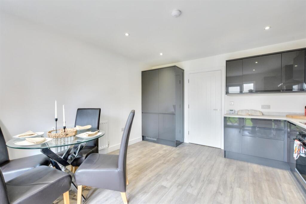 Living/Dining Kitchen