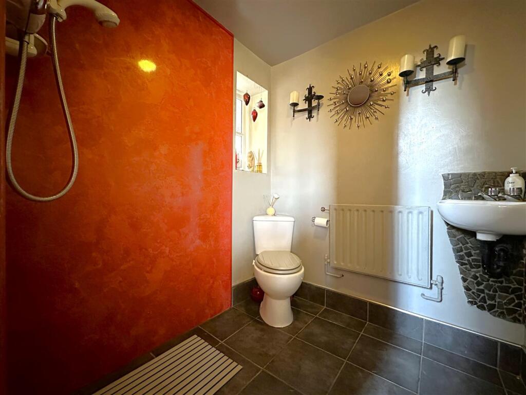 Ground Floor Wet Room 569