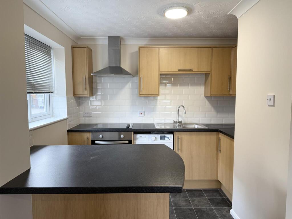 Kitchen 3.jpg
