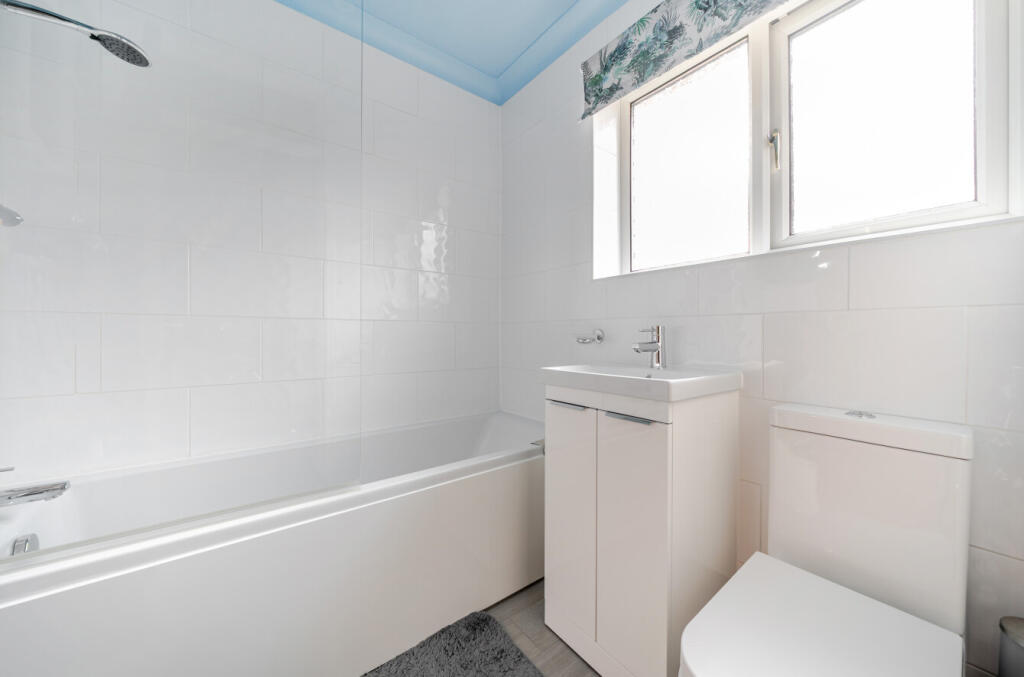 1355581-4-68c9c26...