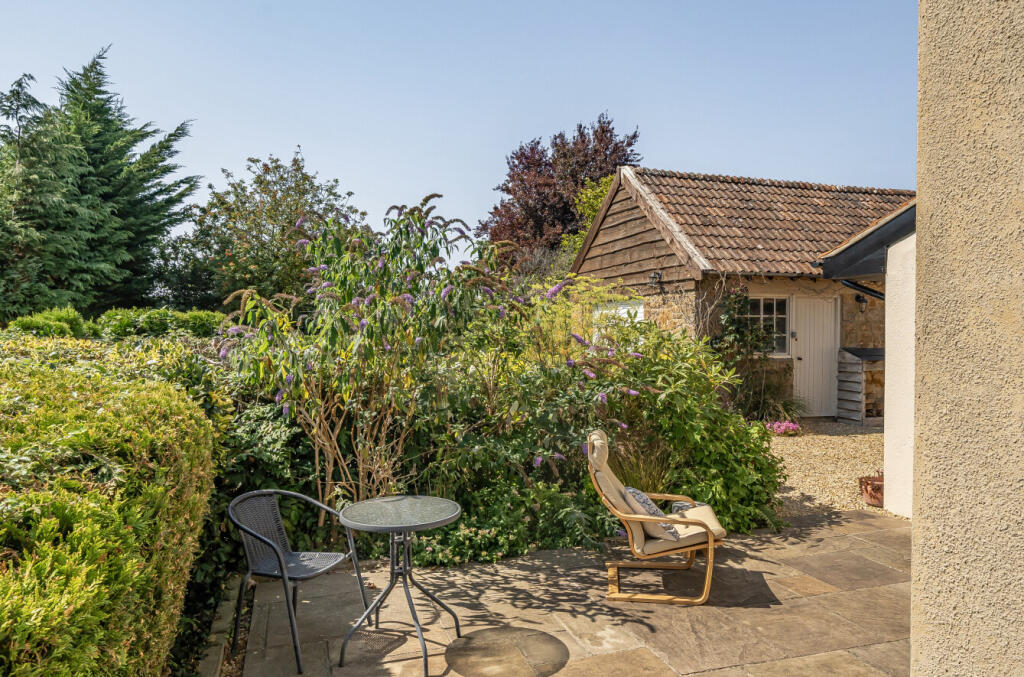 1335337-4-689b952...