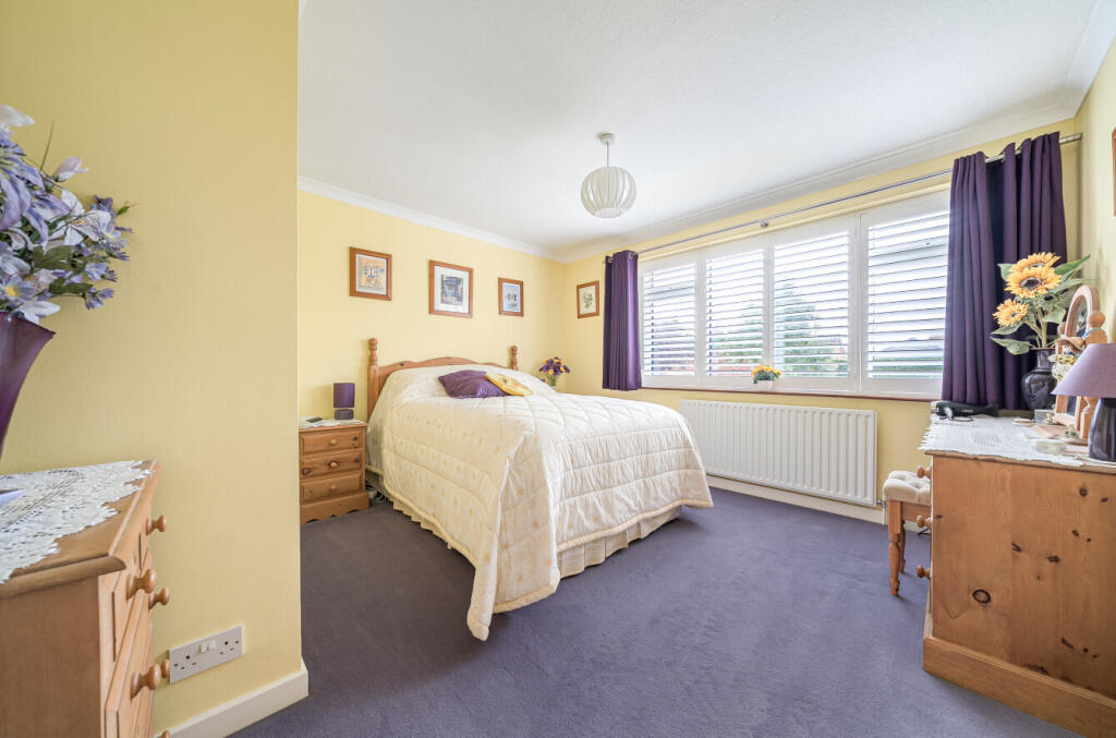 1370645-22-68fa74...