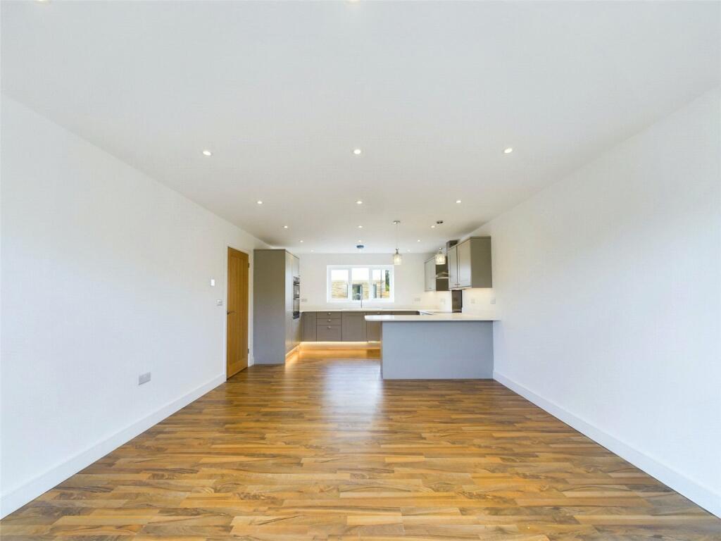 Kitchen / Dining 2