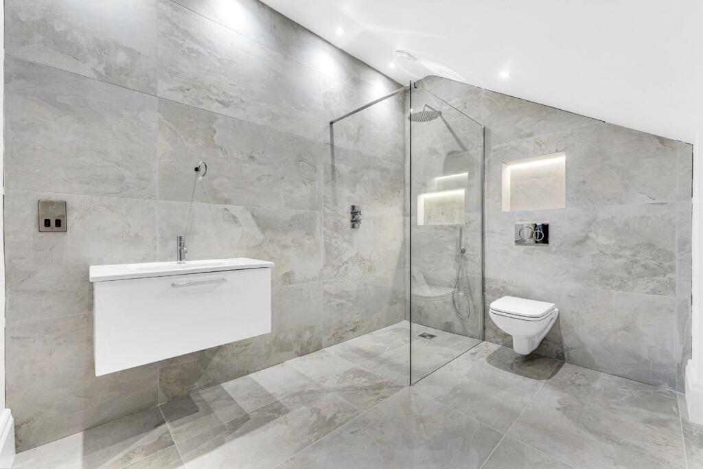 Bedroom 4 En-Suite