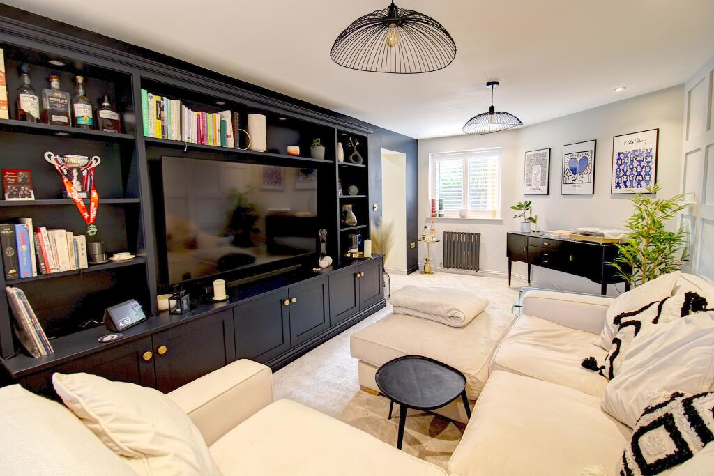 Lounge (alt view)