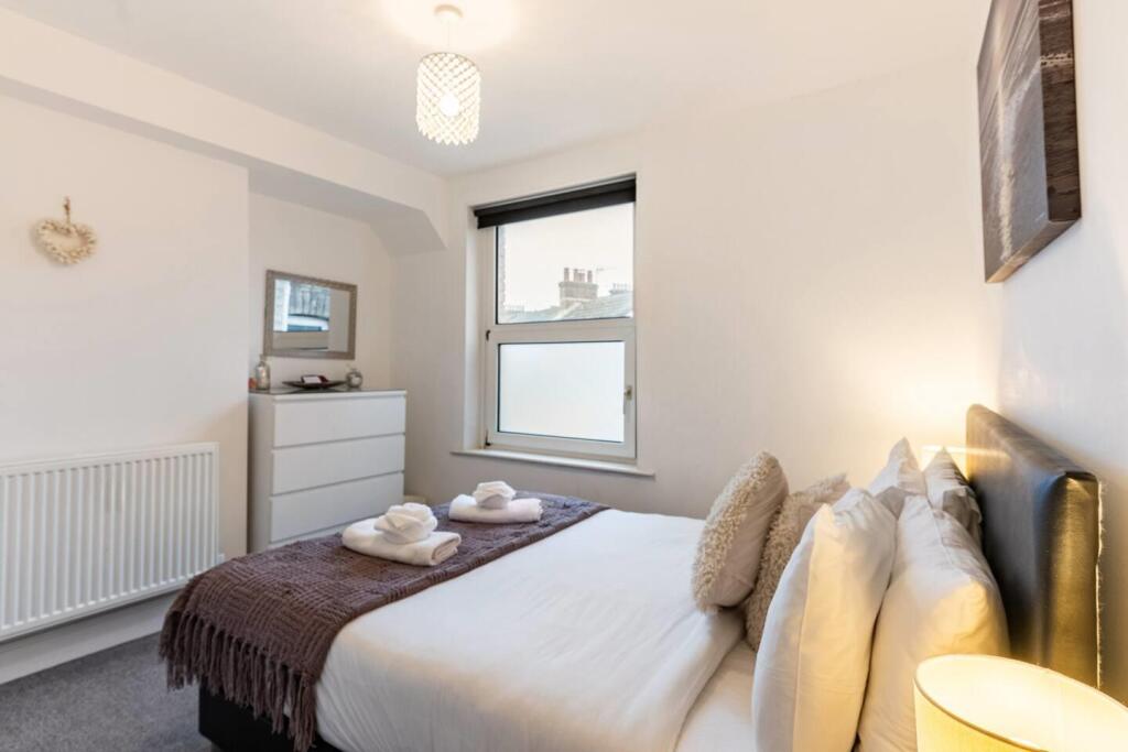 Bedroom2.jpg