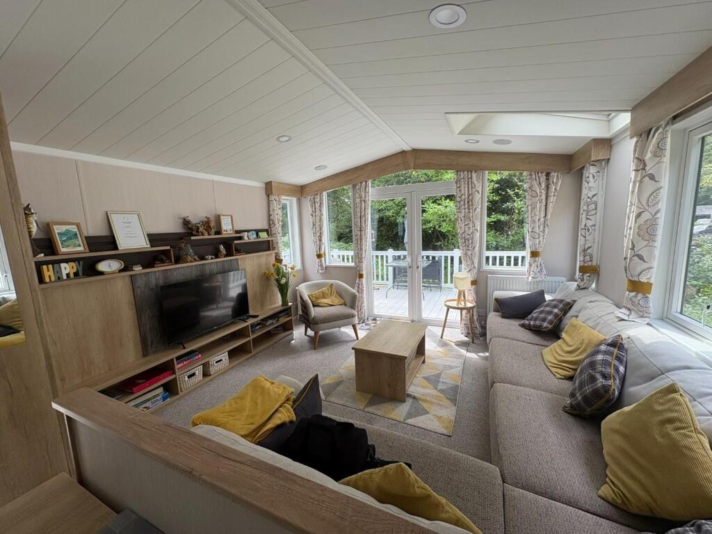 Living Room Area.JPEG