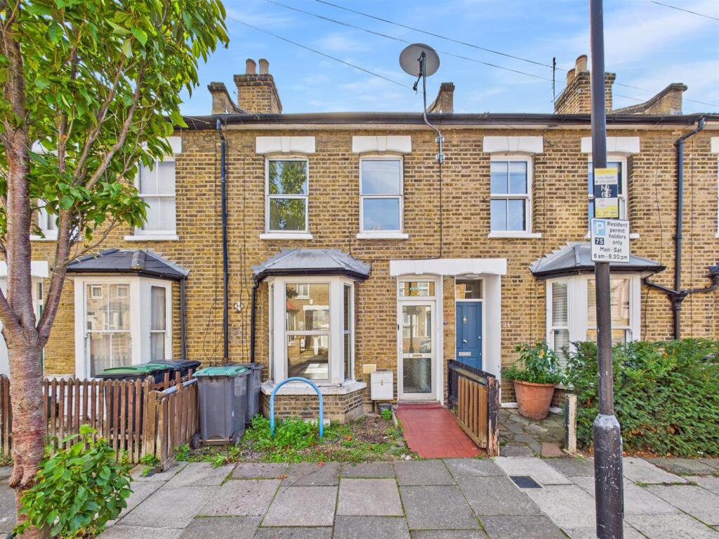 CAM01358G0-PR0186-STILL041 2.jpg