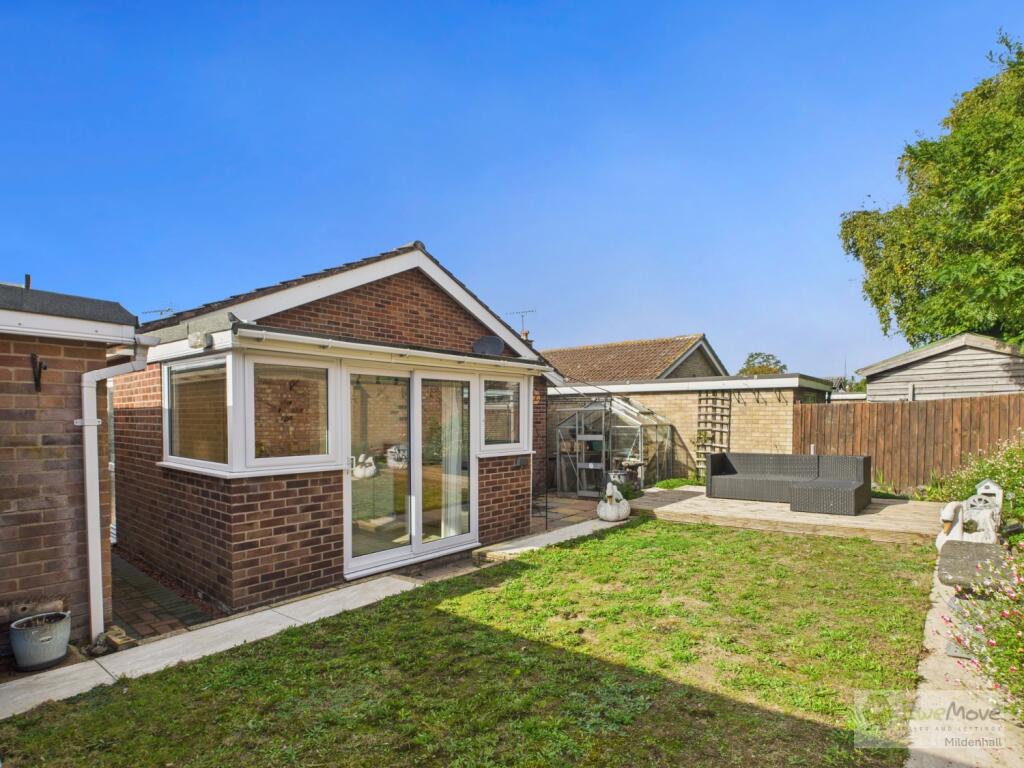 Covey Way EweMove Mildenhall Garden 2