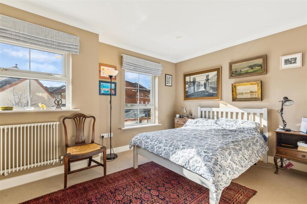 Osier Mews, W4 - FOR SALE