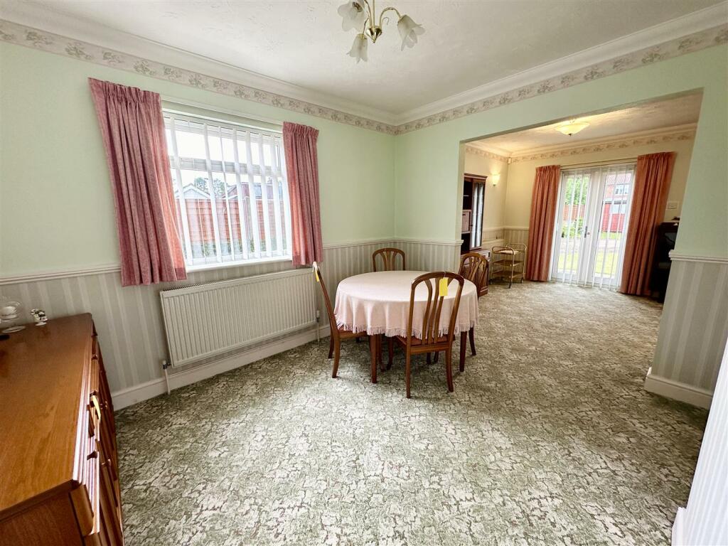 dining room.JPEG