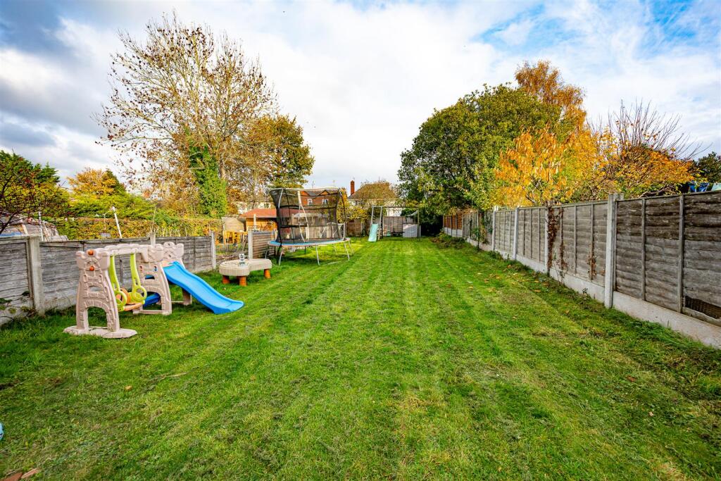 24 Wychbury Road-20.jpg