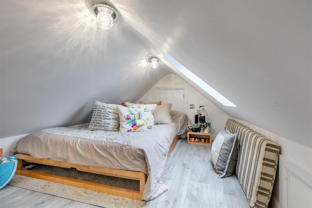 8629714-interior48.jpg