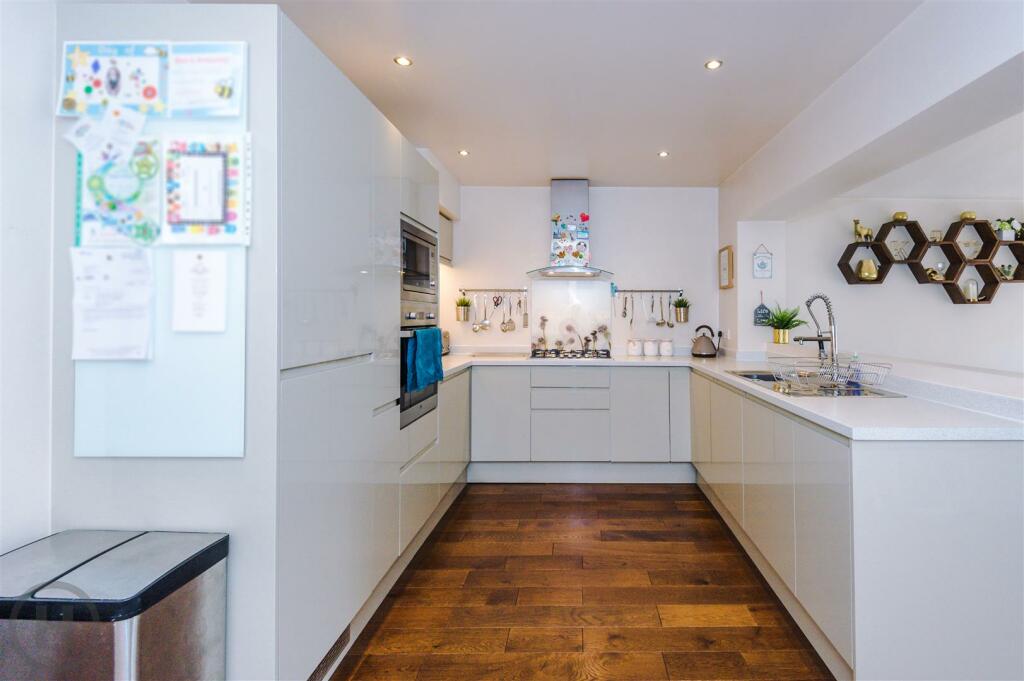 Kitchen (4).jpg