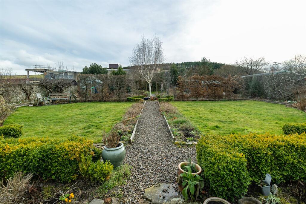 Roseville Earlston Outsides 28.JPG