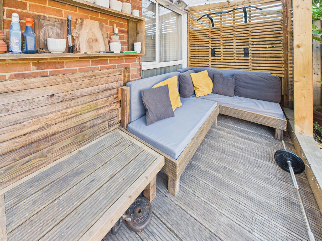 CAM02909G0-PR0494-STILL010