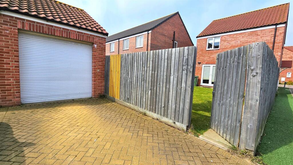 Garage &amp; Parking
