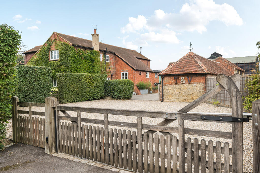 1340361-49-689e33...