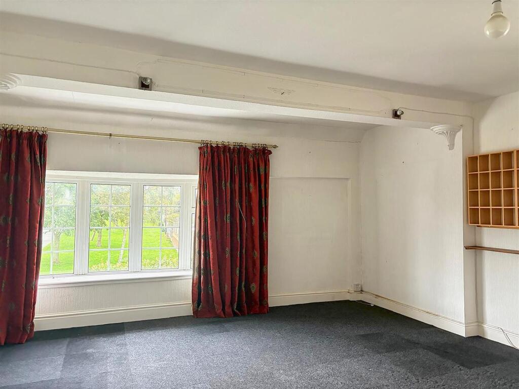 SITTING ROOM