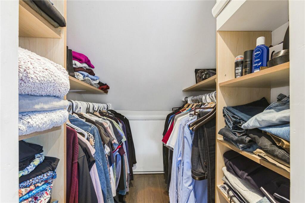 Walk-In Wardrobe