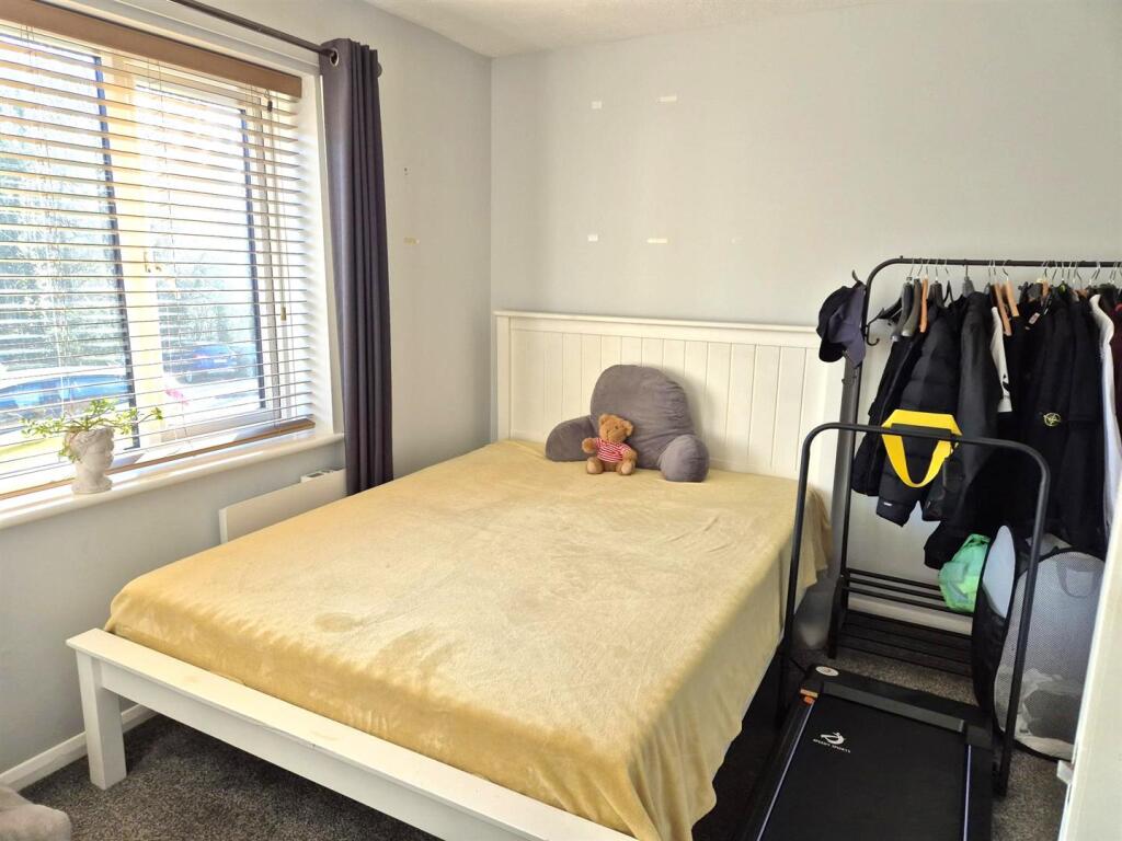 Bed 1.jpg