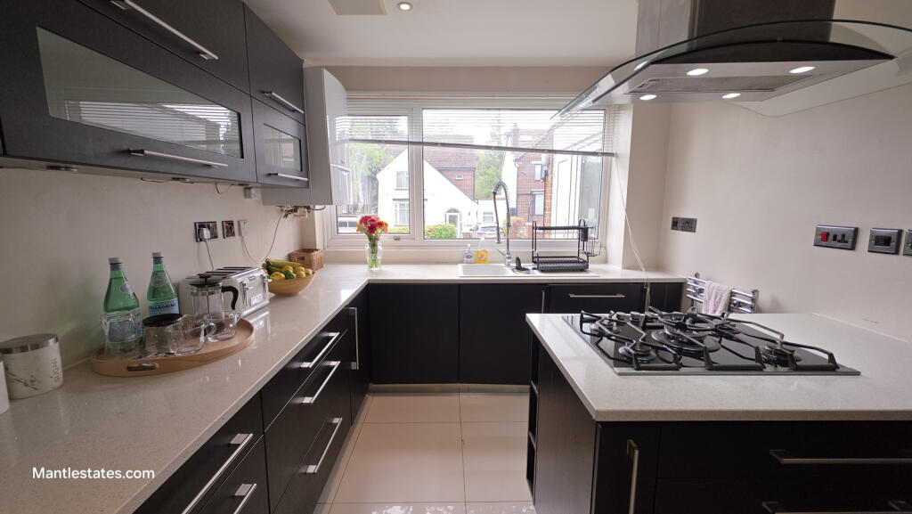 2 Bedroom End of Terrace House