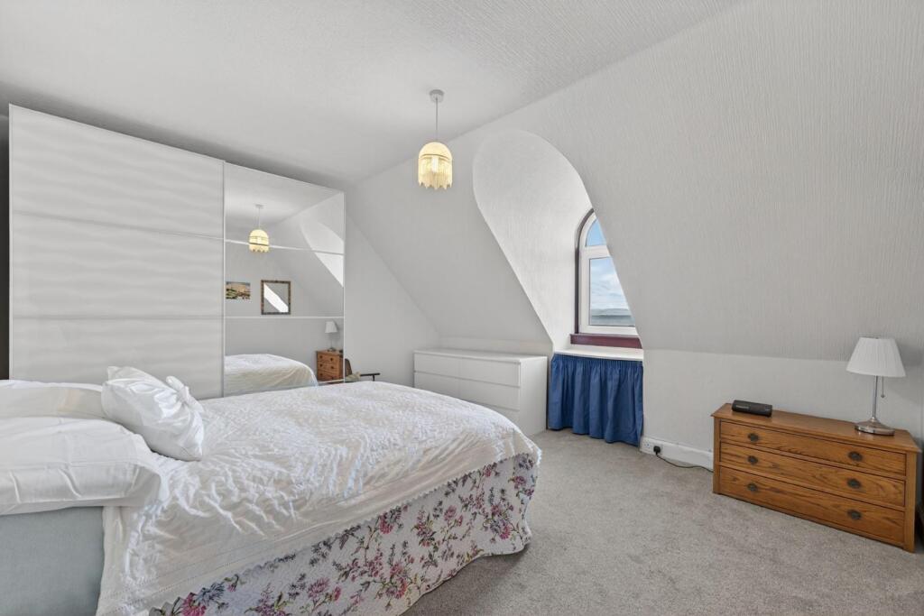8 buchanan street, largs_36.jpg