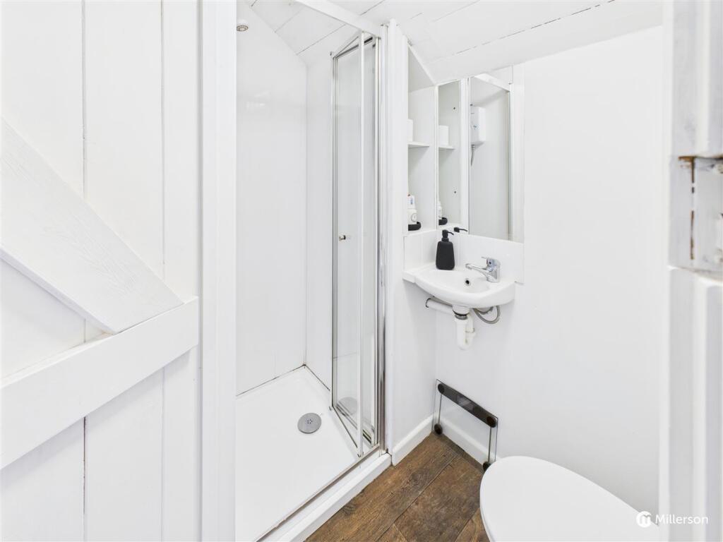 Ensuite.jpg