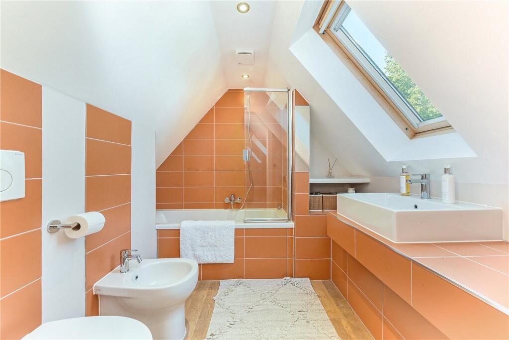 En Suite Bathroom