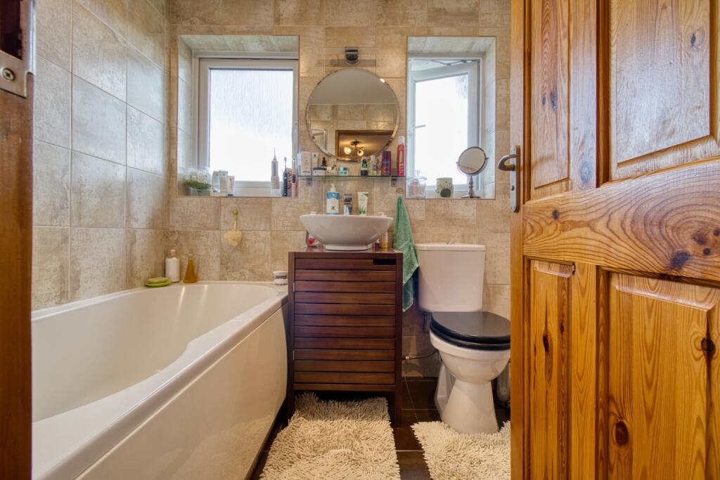 Bathroom - EweMove Swindon South